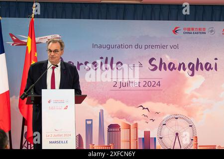 Marignane, France. 02 juillet 2024. Renaud Muselier (président de la région Sud) parle de l’arrivée de la première ligne aérienne entre Shanghai et Marseille. China Eastern Airlines ouvrira la première liaison directe entre Shanghai et Marseille le 02 juillet 2024, avec l’arrivée des premiers passagers à l’aéroport de Marseille Provence à bord d’un Boeing dreamliner 787/900. (Photo de Laurent Coust/SOPA images/SIPA USA) crédit : SIPA USA/Alamy Live News Banque D'Images