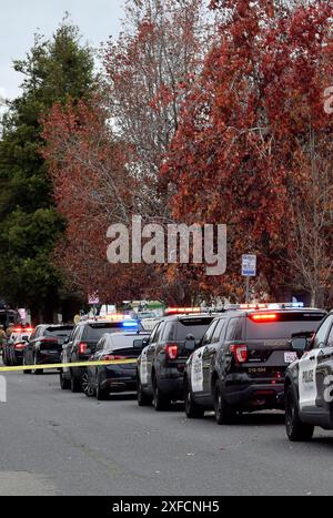 Voitures de police de Fremont sur une scène de tournage à Union City en Californie Banque D'Images