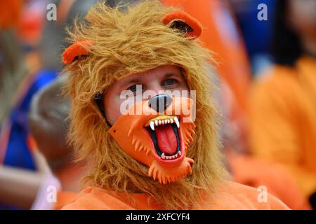 Niederlaendischer Fan,Fussballfan,.. Achtelfinale Rumaenien ROU - Niederlande NED 0-3 AM 02.07.2024, Fussball Arena Muenchen. Fussball UEFA EURO 2024 ALLEMAGNE vom 14.06.2024 - 14.07.2024. *** Fan néerlandais,fan de football, tour du 16 Roumanie ROU pays-Bas NED 0 3 le 02 07 2024, Football Arena Munich Football UEFA EURO 2024 ALLEMAGNE du 14 06 2024 14 07 2024 Banque D'Images