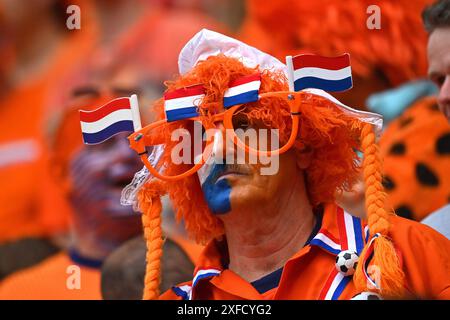 Niederlaendischer Fan, Fussballfan. Achtelfinale Rumaenien ROU - Niederlande NED 0-3 AM 02.07.2024, Fussball Arena Muenchen. Fussball UEFA EURO 2024 ALLEMAGNE vom 14.06.2024 - 14.07.2024. *** Fan néerlandais,fan de football, tour du 16 Roumanie ROU pays-Bas NED 0 3 le 02 07 2024, Football Arena Munich Football UEFA EURO 2024 ALLEMAGNE du 14 06 2024 14 07 2024 Banque D'Images