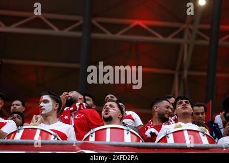 Leipzig, Allemagne. 2 juillet 2024. Fans de Turquie lors de la manche des Championnats d'Europe de l'UEFA 16 au stade de Leipzig, Leipzig. Le crédit photo devrait se lire : Jonathan Moscrop/Sportimage crédit : Sportimage Ltd/Alamy Live News Banque D'Images