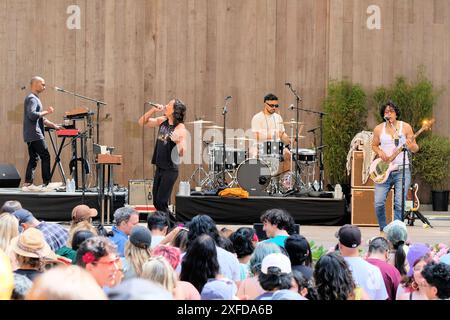 Chicano Batman se produit au Stern Grove Festival, une série de concerts gratuits d'été qui a lieu au Stern Grove Park, San Francisco, Californie. Banque D'Images