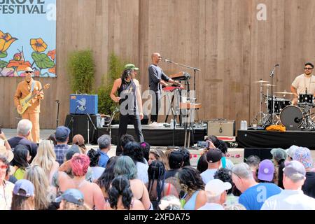 Chicano Batman se produit au Stern Grove Festival, une série de concerts gratuits d'été qui a lieu au Stern Grove Park, San Francisco, Californie. Banque D'Images