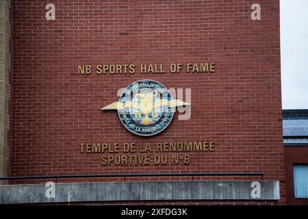 Pancarte du Temple de la renommée des sports du Nouveau-Brunswick sur la rue Queen dans le quartier historique de la garnison au centre-ville de Fredericton, Nouveau-Brunswick, Canada Banque D'Images