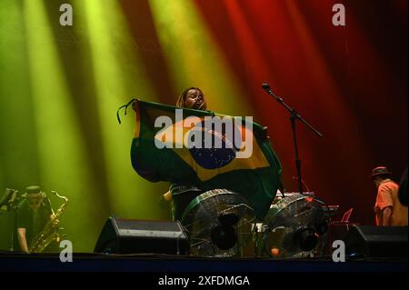 Rio de Janeiro-Brésil, 2 juillet 2024 concert du chanteur brésilien Toni Garrido, sur la plage de Copacana, à funfest pendant le Copa America match Banque D'Images