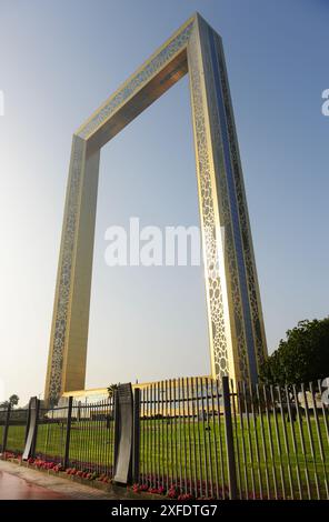 L'emblématique bâtiment Dubai Frame à Dubaï, Émirats arabes Unis. Banque D'Images