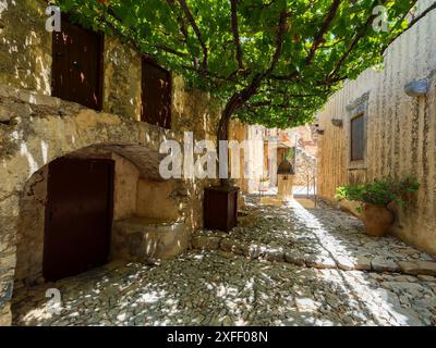 Ruine de Kato Moni Preveli sur l'île méditerranéenne de Crète en Grèce Banque D'Images