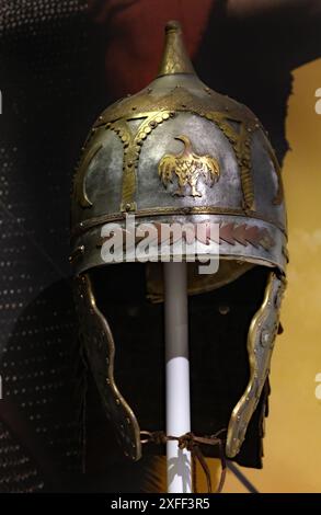 Armure de soldat romain, armes et casques au musée Vindolanda. Banque D'Images