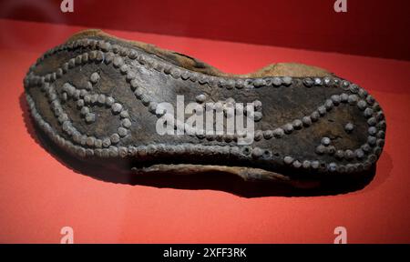 Chaussures Romab exposées à la fouille du fort de Vindolanda dans le Northumberland. ROYAUME-UNI. Banque D'Images