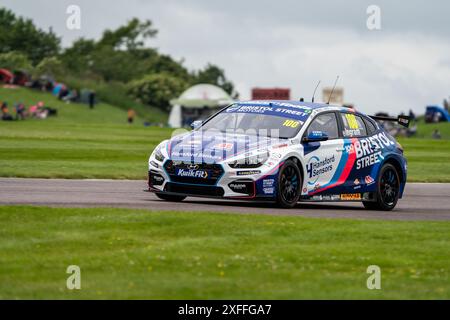 Andover, Hampshire - 7 juin 2024 : British Touring car Championship Thruxton FP1 Tom Ingram 100 Excelr8 Motorsport Banque D'Images