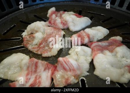 Poitrine de bœuf grillée à la coréenne sur le gril Banque D'Images