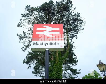 Machynlleth, Powys, centre du pays de Galles. Signalisation de gare ferroviaire Banque D'Images