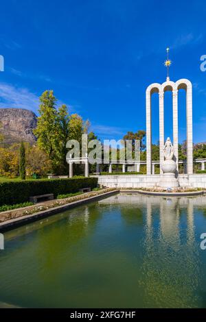 Le Monument huguenot symbolisant la Sainte Trinité, Franschhoek, Western Cape, Afrique du Sud, Afrique Banque D'Images