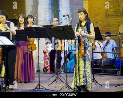 Cremona, Italie - 28 juin 2024 Cremona Summer Festival ensemble Miyaji, quatuor à cordes se produisant avec des violons et des violons sur scène dans un classica live Banque D'Images