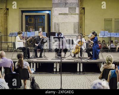 Cremona, Italie - 28 juin 2024 Cremona Summer Festival ensemble Miyaji, des musiciens talentueux divertissent une foule captivée avec une perfor de musique classique Banque D'Images