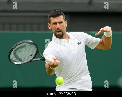 Londres, Inglaterra. 02 juillet 2024. Novak Djokovic (SRB) dans le match contre vit Kopriva (CZE) lors du tournoi de Wimbledon 2023 tenu à Londres, Angleterre. Crédit : David Horton/FotoArena/Alamy Live News Banque D'Images