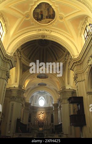 Molfetta, Italie. Intérieur de la cathédrale Molfetta. Banque D'Images