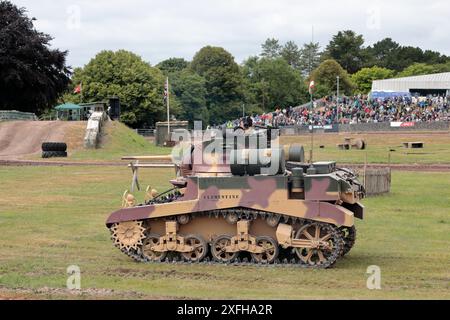 Un char américain M3A1 Stuart datant de la seconde Guerre mondiale dans l'arène du Bovington Tank Museum pendant le Tankfest 2024 Banque D'Images