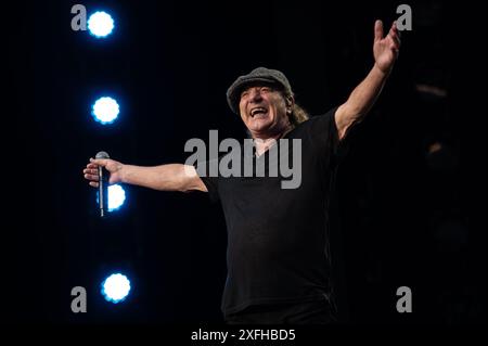 Londres, Royaume-Uni. 3 juillet 2024. Brian Johnson, chanteur d'AC/DC, sur scène pour le premier des deux spectacles à guichet fermé à l'emblématique stade de Wembley. Cristina Massei/Alamy Live News Banque D'Images