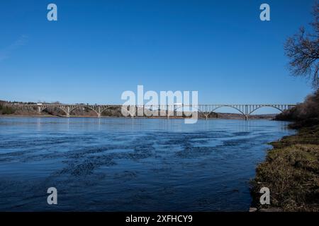 Pont Hugh John Flemming sur la rivière John à Hartland, Nouveau-Brunswick, Canada Banque D'Images