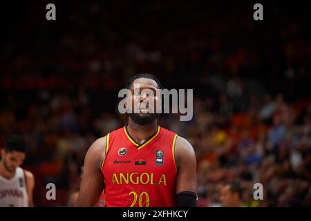 Bruno Fernando de l'équipe d'Angola vu en action pendant le match entre l'Espagne et l'Angola dans le tournoi de qualification olympique FIBA Espagne 2024 phase de groupes Banque D'Images