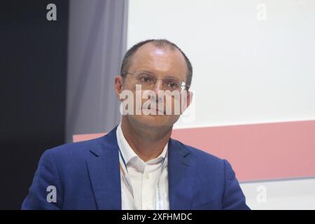 Saint-Pétersbourg, Russie. 03 juillet 2024. Vladimir Chistyukhin, vice-président de la Banque de Russie, assiste à la session plénière les ressources à long terme pour l'économie sont une priorité clé pour le développement du marché financier du Congrès financier de la Banque de Russie. (Photo de Maksim Konstantinov/SOPA images/SIPA USA) crédit : SIPA USA/Alamy Live News Banque D'Images