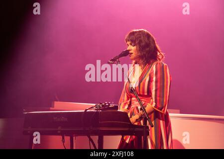 Montréal, Canada, 3 juillet 2024. Concert de Norah Jones au Festival de Jazz de Montréal, Canada. Crédit : François Robert-Durand/Alamy Live News Banque D'Images