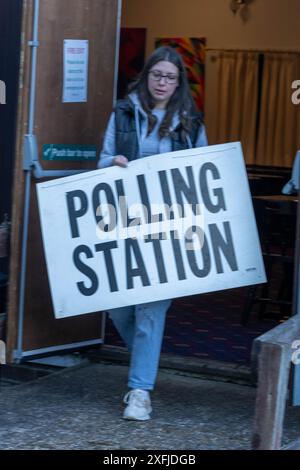 Brentwood Essex 4 juin 2024 ouverture de la station de scrutin pour l'élection générale Brentwood Essex crédit : Ian Davidson/Alamy Live News Banque D'Images