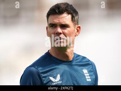 Photo du dossier datée du 26-07-2023 de James Anderson, dont la carrière en Angleterre sera célébrée par une présentation spéciale sur son terrain natal d'Emirates Old Trafford le 21 août. Date d'émission : jeudi 4 juillet 2024. Banque D'Images