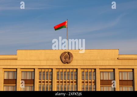 MINSK, BIÉLORUSSIE, - 14 juin 2024 : le bâtiment du Parlement de Biélorussie. Banque D'Images