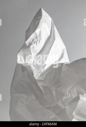 Imitez la forme des montagnes avec des matériaux DuPont,Tyvek. Banque D'Images