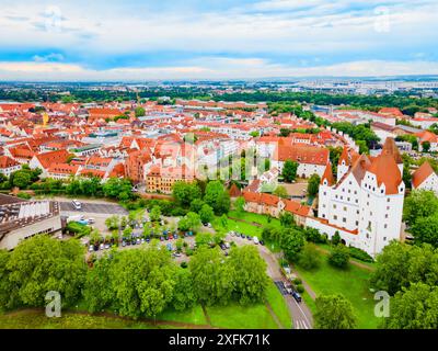 Vue panoramique aérienne du nouveau château. Le nouveau château d'Ingolstadt est l'un des plus importants bâtiments gothiques de Bavière, en Allemagne Banque D'Images