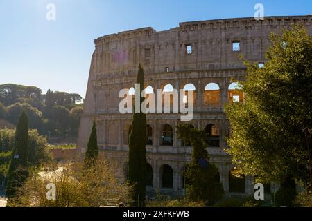 Fragment d'arcs de Colisée ou Colisée (amphithéâtre Flavien ou Amphitheatrum Flavium ou Anfiteatro Flavio ou Colisée. Rome, Italie Banque D'Images