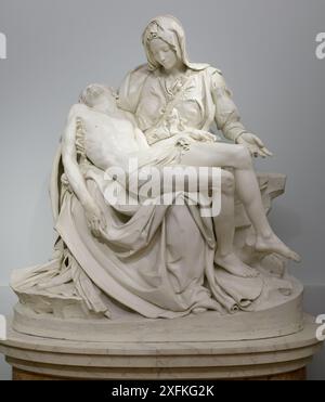 La Madonna della Pieta (la Pieta), sculpture en marbre de Jésus et Marie au Mont Golgotha représentant le 'Sixième chagrin' de la Bienheureuse Vierge Marie Banque D'Images