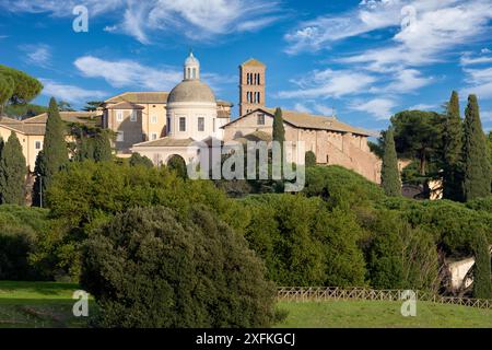 La colline Célienne (Collis Caelius ; Celio) est l'une des sept collines de Rome, en Italie Banque D'Images