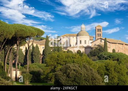La colline Célienne (Collis Caelius ; Celio) est l'une des sept collines de Rome, en Italie Banque D'Images