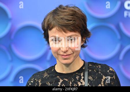 Julia KOSCHITZ, Schauspielerin Einzelbild, angeschnittenes Einzelmotiv, Portraet, Portrait, Porträt. ZDF Empfang/ Obtenez Totgether Orange Hour in H ugo s Bar anlaesslich Filmfest Muenchen AM 02.07.2024. *** Julia KOSCHITZ, actrice photo unique,motif unique recadré,portrait,portrait,portrait réception ZDF Obtenez Totgether Orange Hour au Hugo s Bar à l'occasion du Filmfest Muenchen le 02 07 2024 Banque D'Images