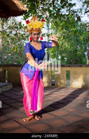 31 mai 2017, Bali, Indonésie : danseuse traditionnelle de Legong à Uluwatu, Bali Sud, Indonésie. Banque D'Images