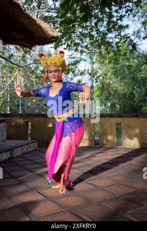 31 mai 2017, Bali, Indonésie : danseuse traditionnelle de Legong à Uluwatu, Bali Sud, Indonésie. Banque D'Images