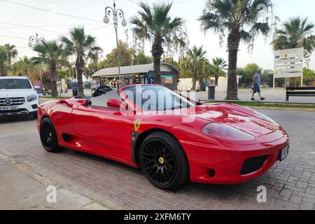 Larnaca, Chypre - 3 juillet 2024 : une Ferrari 360 Modena Spyder . Banque D'Images