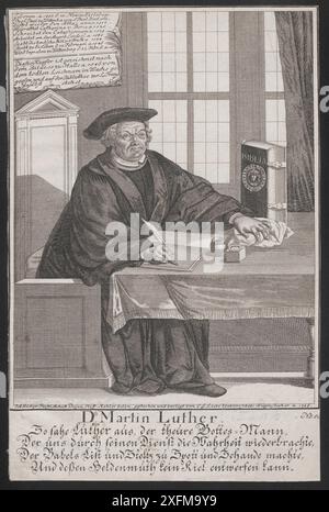 Portrait de Martin Luther. 1736 Martin Luther (1483 – 1546) était un professeur allemand de théologie, prêtre, auteur, compositeur, ancien moine augustinien et est surtout connu comme une figure fondatrice de la réforme protestante et comme le homonyme du luthéranisme. Banque D'Images