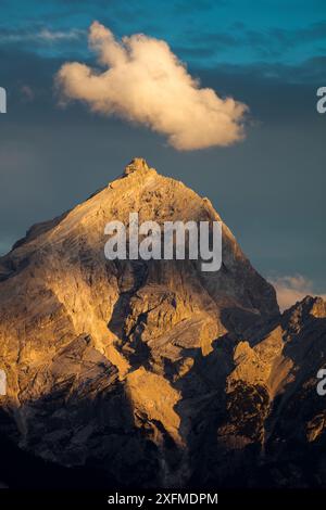 Lumière du soir sur Gruppo del Sorapiss, Dolomites, province de Belluno, Vénétie, Italie, septembre 2015. Banque D'Images