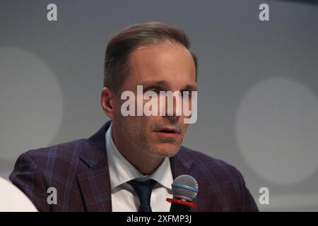 Saint-Pétersbourg - 04 juil. 2024, Saint-Pétersbourg, Russie. 04 juillet 2024. Alexander Danilov, Directeur du Département de la réglementation bancaire et de l'analytique de la Banque de Russie, lors de la session réforme de la réglementation bancaire et de la supervision : Focus sur le risque de concentration du Congrès financier de la Banque de Russie à Saint-Pétersbourg, Russie. Crédit : SOPA images Limited/Alamy Live News Banque D'Images