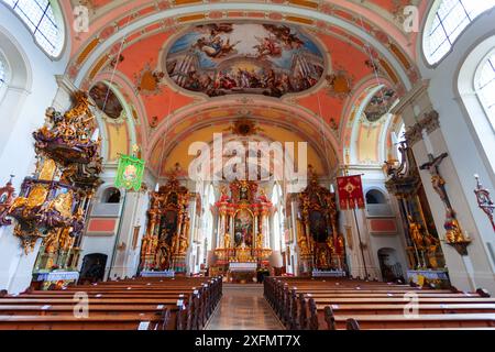 Garmisch-Partenkirchen, Allemagne - 02 juillet 2021 : église paroissiale de Saint-Martin à l'intérieur de la ville de Garmisch Partenkirchen en Bavière, dans le sud de l'Allemagne Banque D'Images