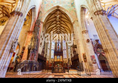 Ulm, Allemagne - 05 juillet 2021: Ulm Minster ou Ulmer Munster intérieur d'une église luthérienne située à Ulm, Allemagne. C'est actuellement la plus grande cathédrale i Banque D'Images