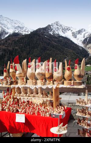 L'Italie, vallée d'Aoste, Courmayeur, Foire de la Pàquerette, marché typique, objet en bois Banque D'Images