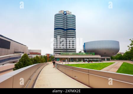 Munich, Allemagne - 08 juillet 2021: Musée BMW c'est un musée automobile de l'histoire de BMW situé près de l'Olympiapark à Munich, Allemagne Banque D'Images