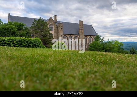 Ithaca, New York, États-Unis - 30 juin 2024 : photo de jour du Willard Straight Hall, bâtiment du syndicat étudiant sur le campus d'Ithaca, NY, États-Unis de l'Université Cornell. Banque D'Images