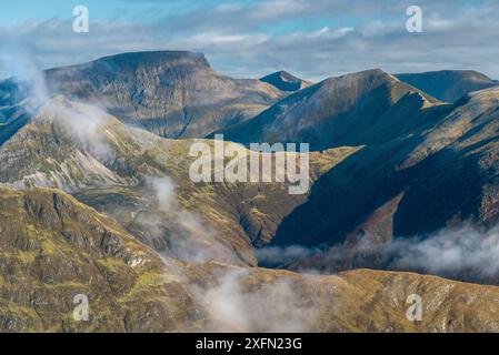 Ben Nevis et l'anneau de Steall dans les Mamores, Lochaber, Écosse, Royaume-Uni, septembre 2016. Banque D'Images