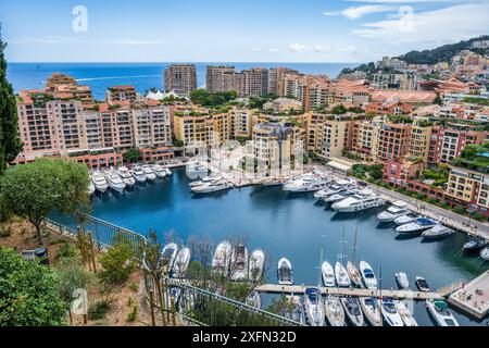 Bateaux amarrés dans le port de plaisance de Fontvielle à Monte Carlo, Monaco sur la Côte d'Azur, Côte d'Azur Banque D'Images